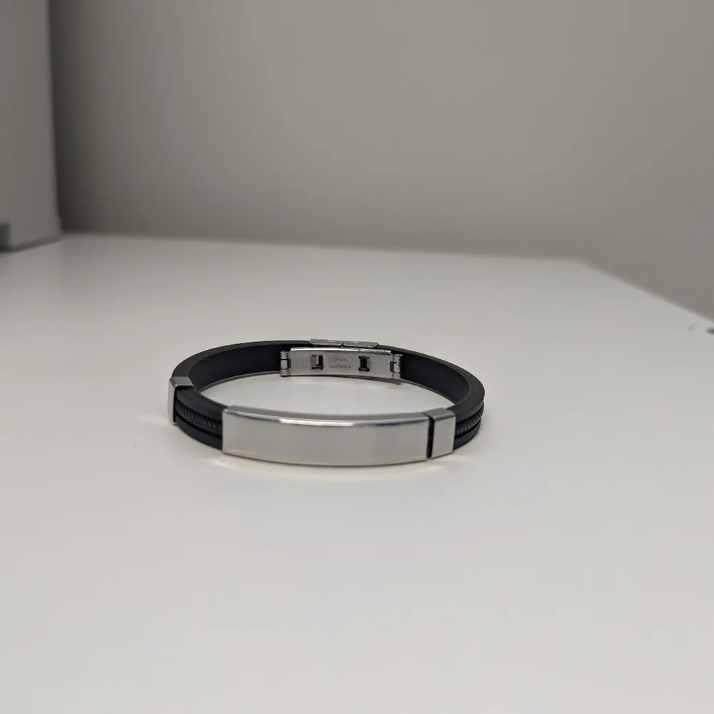 N/A available black